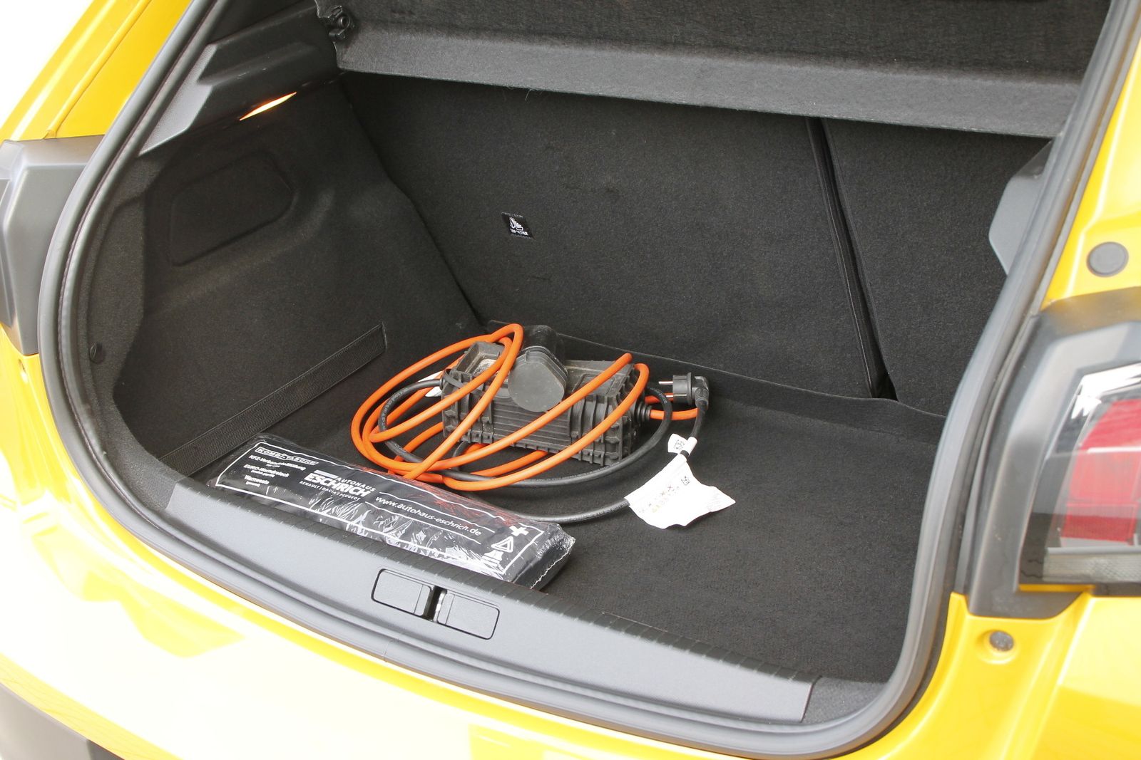 Fahrzeugabbildung Peugeot e-208 Active