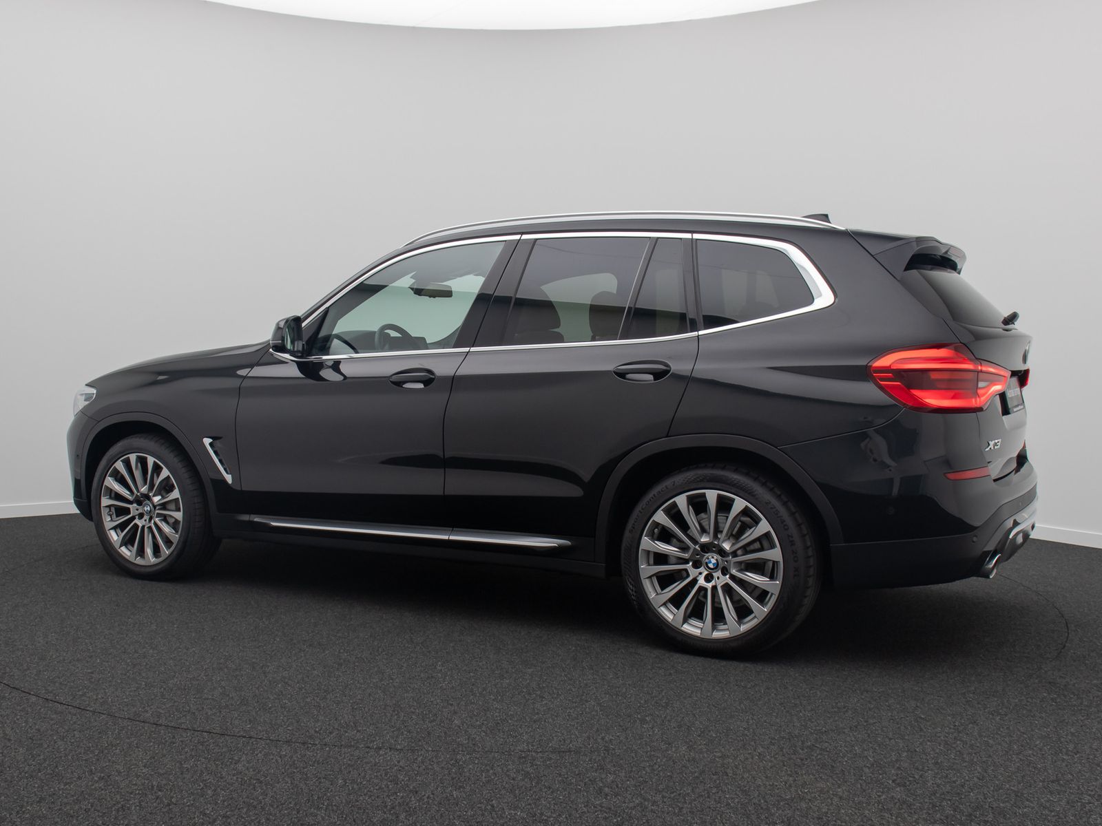 Fahrzeugabbildung BMW X3 xD30i Luxury Line 360° DisplKey Panorama HUD