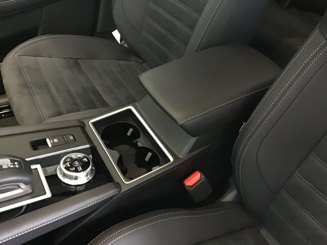 Fahrzeugabbildung Mitsubishi Plug-in Hybrid Outlander Intro Edition Navi/360°