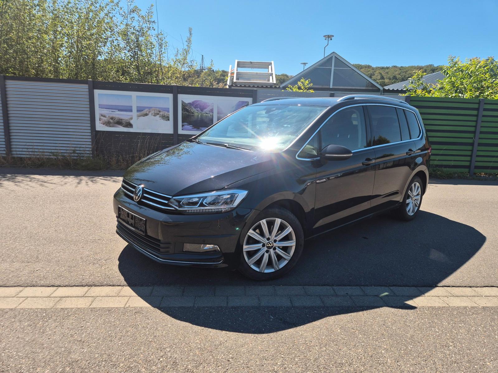 Volkswagen Touran Highline ACC LED 7 Sitzer