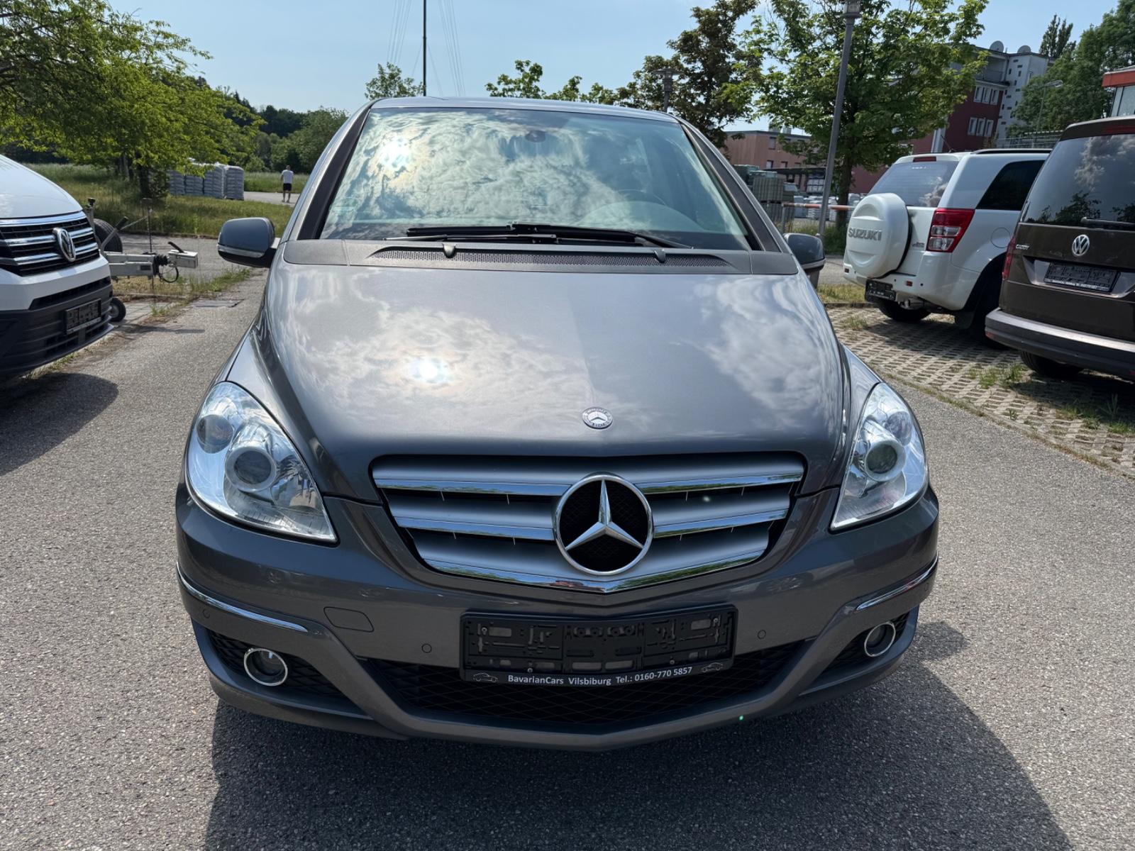 Mercedes-Benz B180 2011 — вигляд ззаду