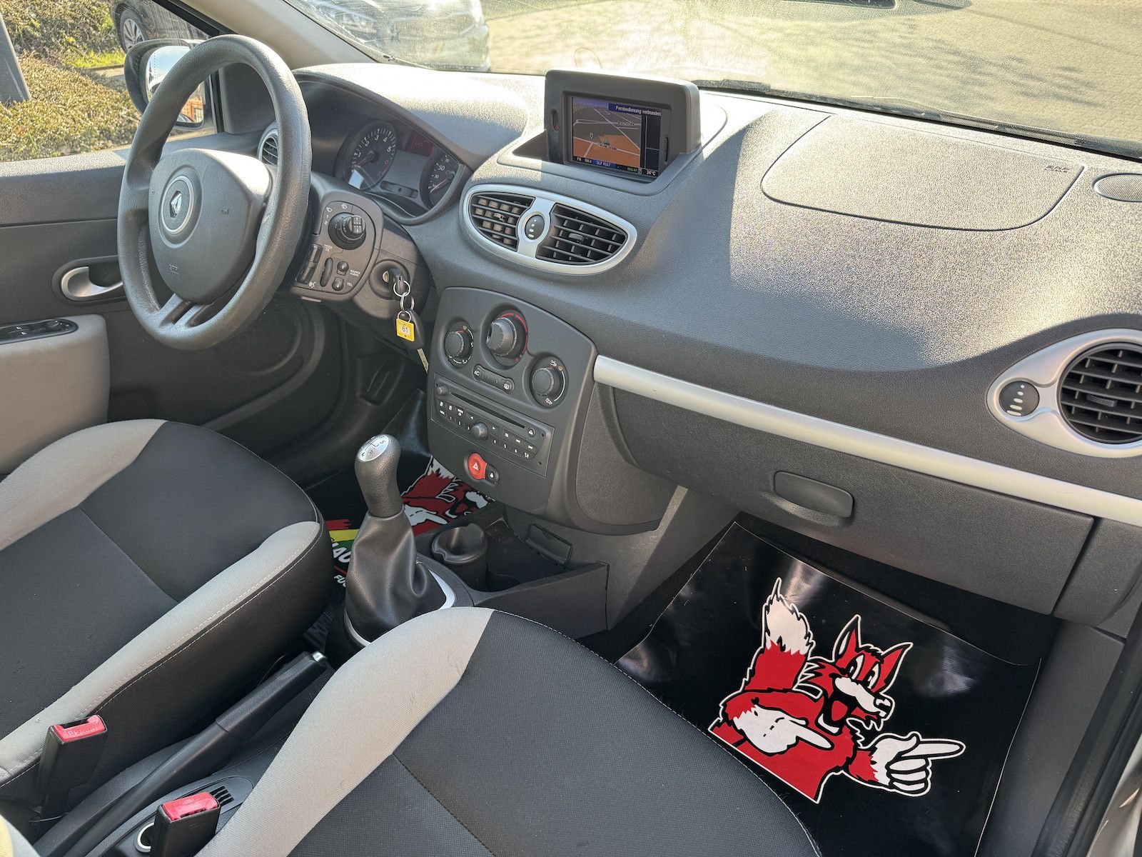 Fahrzeugabbildung Renault Clio Grandtour /NAVI/TMC/Klima/8x bereift