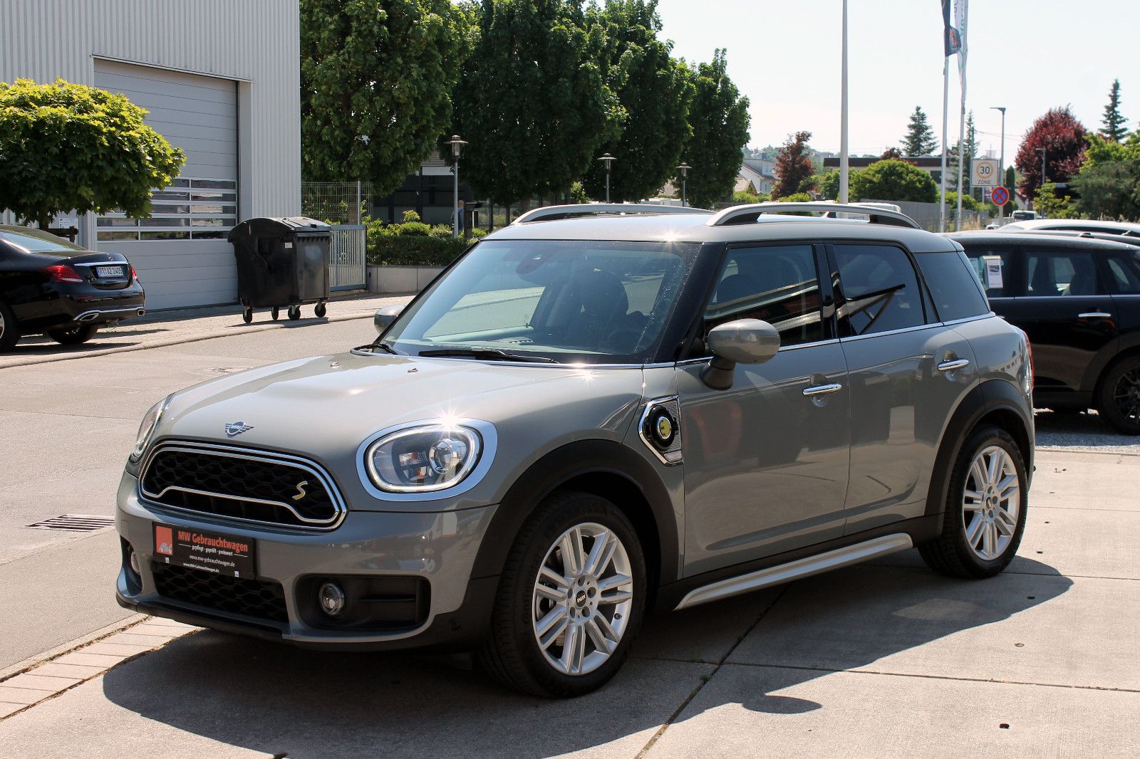 Fahrzeugabbildung MINI Cooper SE Countryman All4 Steptr. LED PDC Temp.
