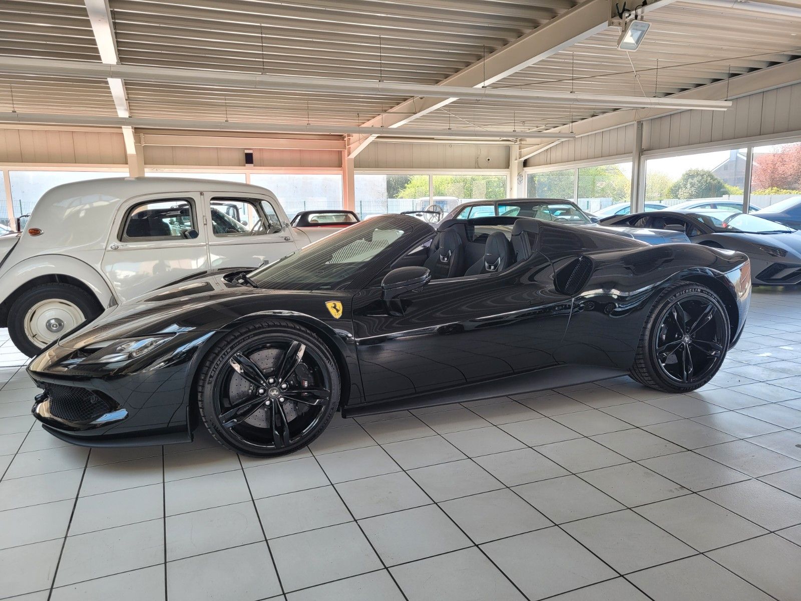 Fahrzeugabbildung Ferrari 296 GTS/All Black/Lift/Daytona/HiFi