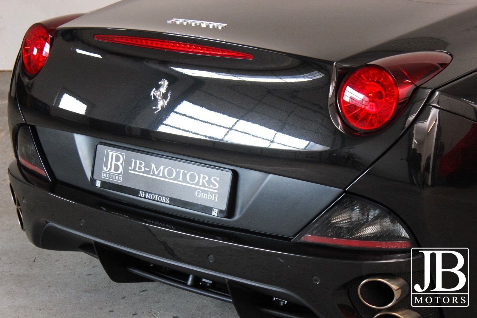 Fahrzeugabbildung Ferrari California 4.3 V8 Edition 30 Deutsches Fahrzeug