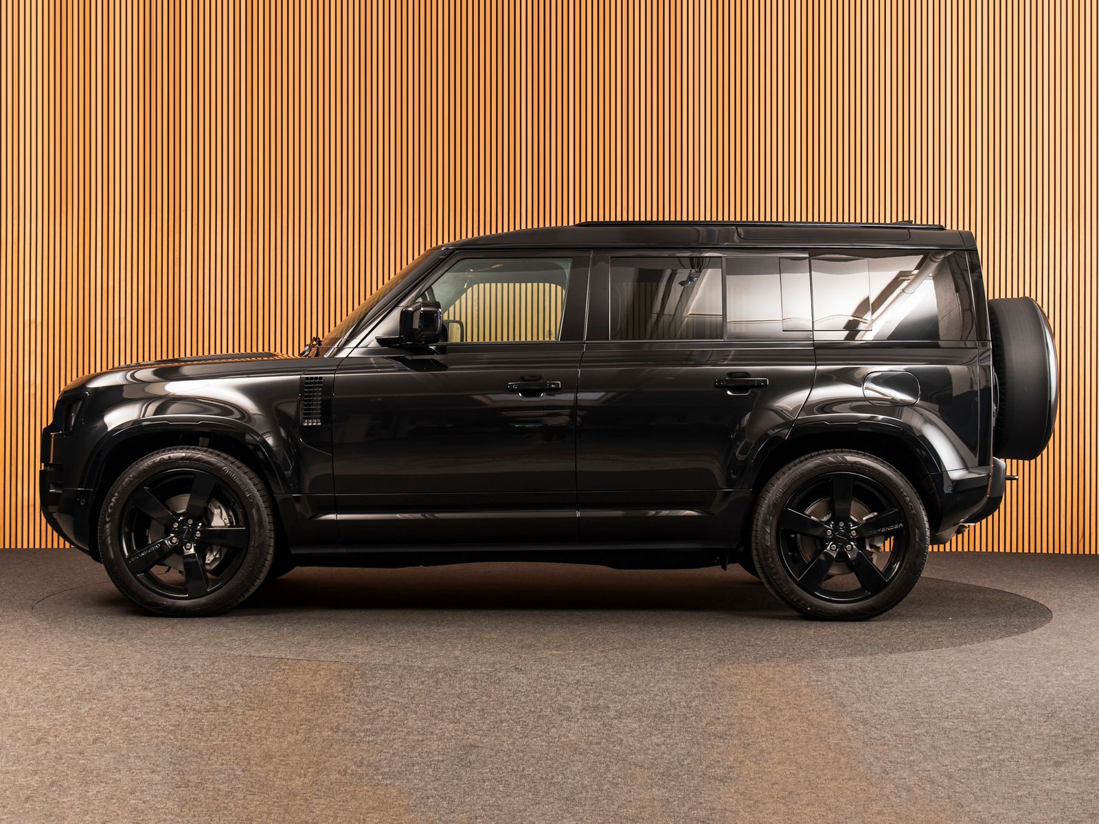 Land Rover Defender 110 X-Dynamic HSE P300e MY26-PANO-22" imagem 2