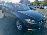 Volkswagen Golf VII 1.6 TDI *DSG*PDCvo+hi*NAVI*ACC*SHZ*STAN - Volkswagen Golf: Kombi, Golf6