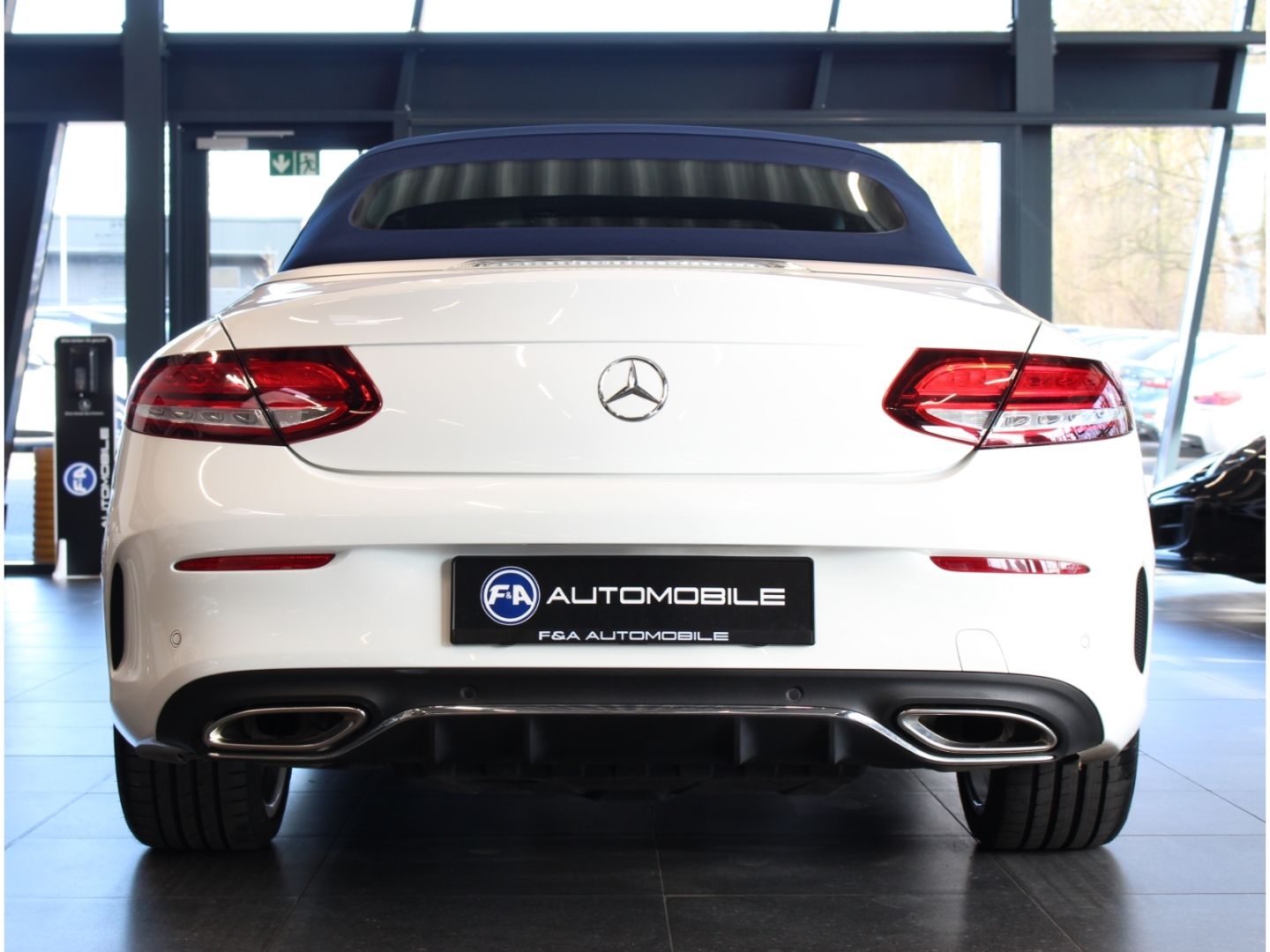 Fahrzeugabbildung Mercedes-Benz C 400 Cabrio 4Matic AMG Line Kamera*LED*Digital