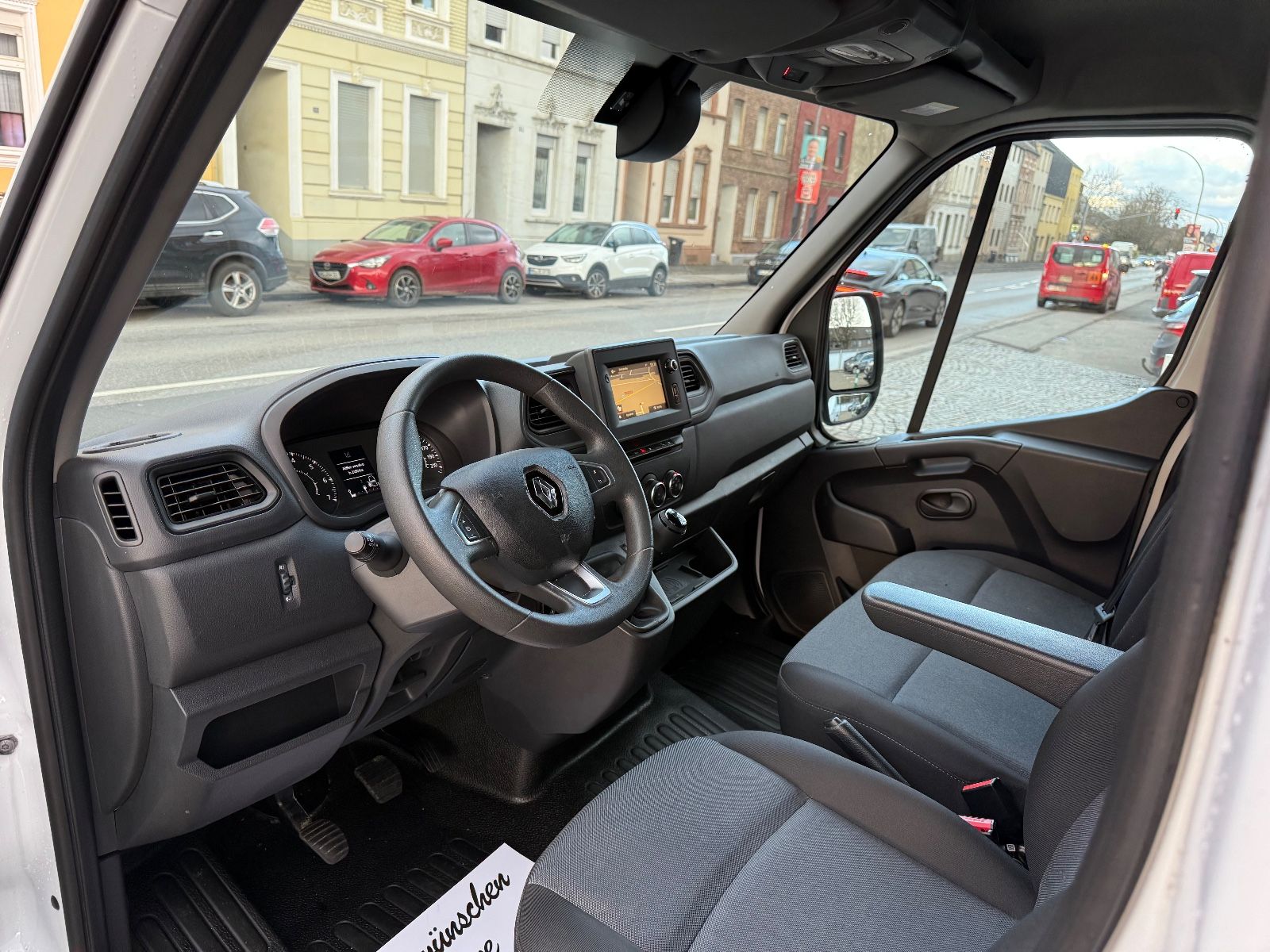 Fahrzeugabbildung Renault Master III Kasten L3H2 NAVI KAMERA 7-SITZER
