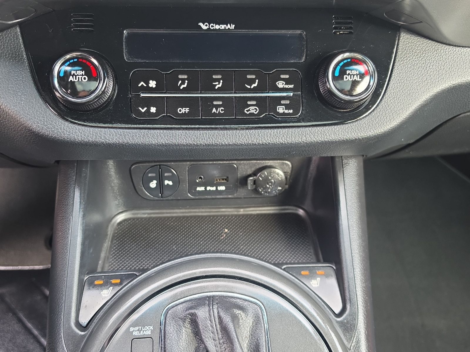 Fahrzeugabbildung Kia Sportage  ALLRAD 4X4 AUTOMAT/PANORAMA/NAVI/XENON