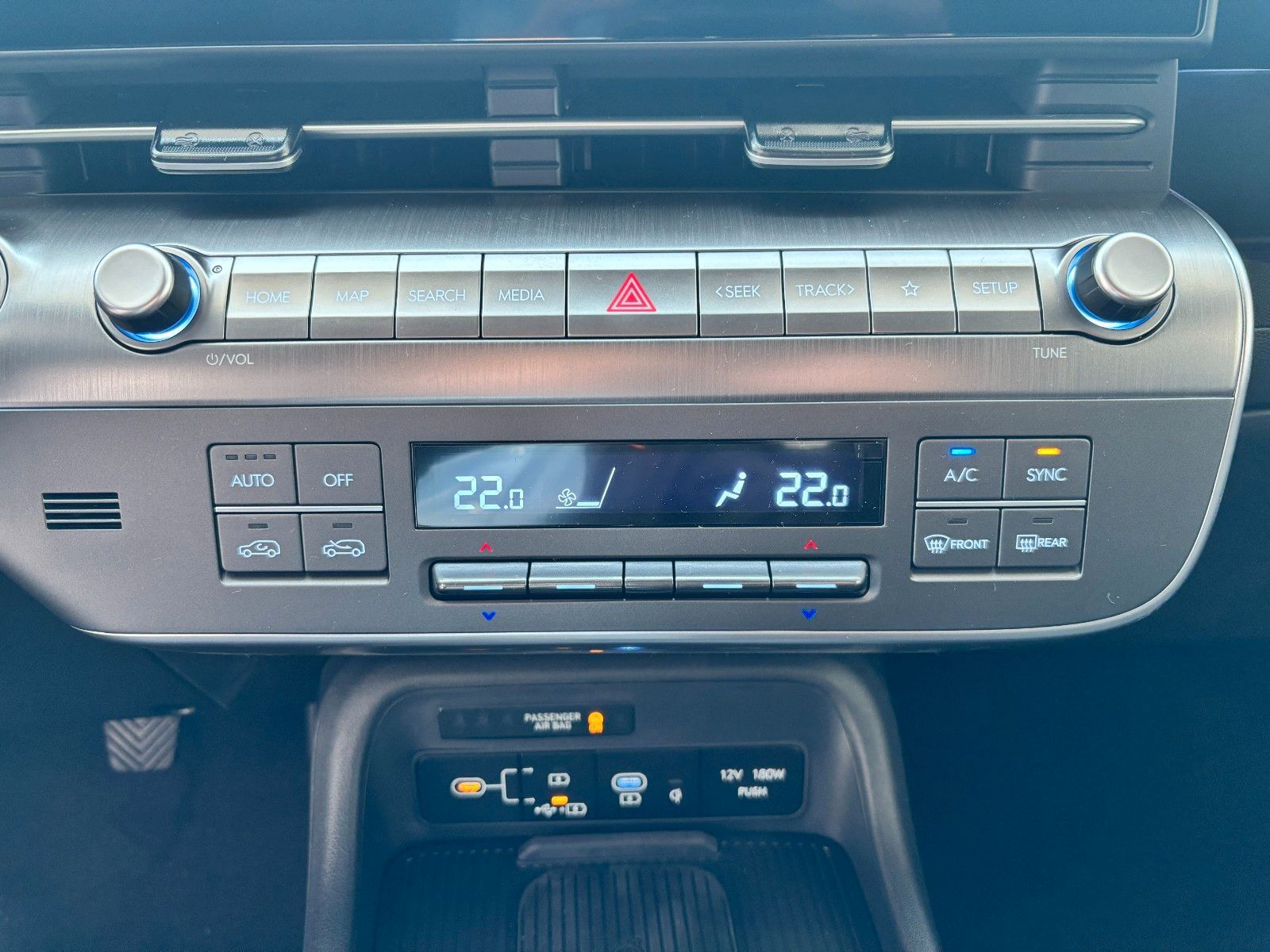 Fahrzeugabbildung Hyundai Kona 1.6 T-GDI Trend KlimaA,LED,Navi,SHZ,el.Heck