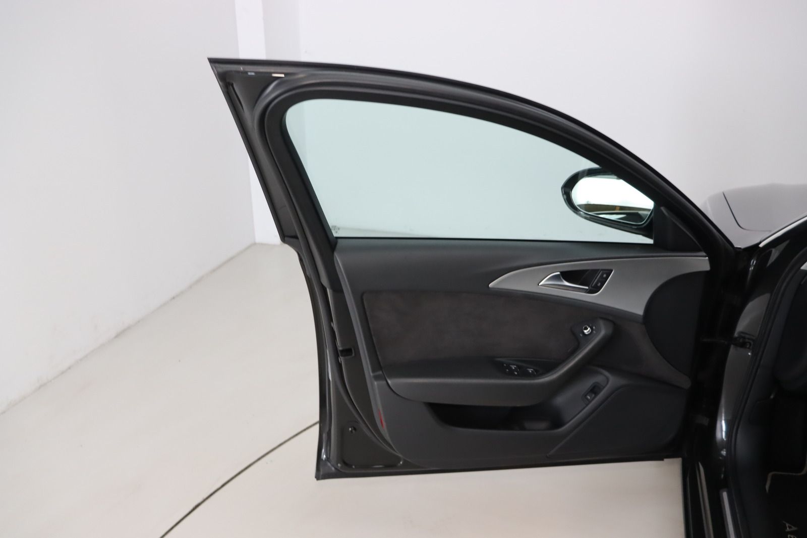 Fahrzeugabbildung Audi A6 Avant 3.0 TDI quattro Pano. * AHK * Service