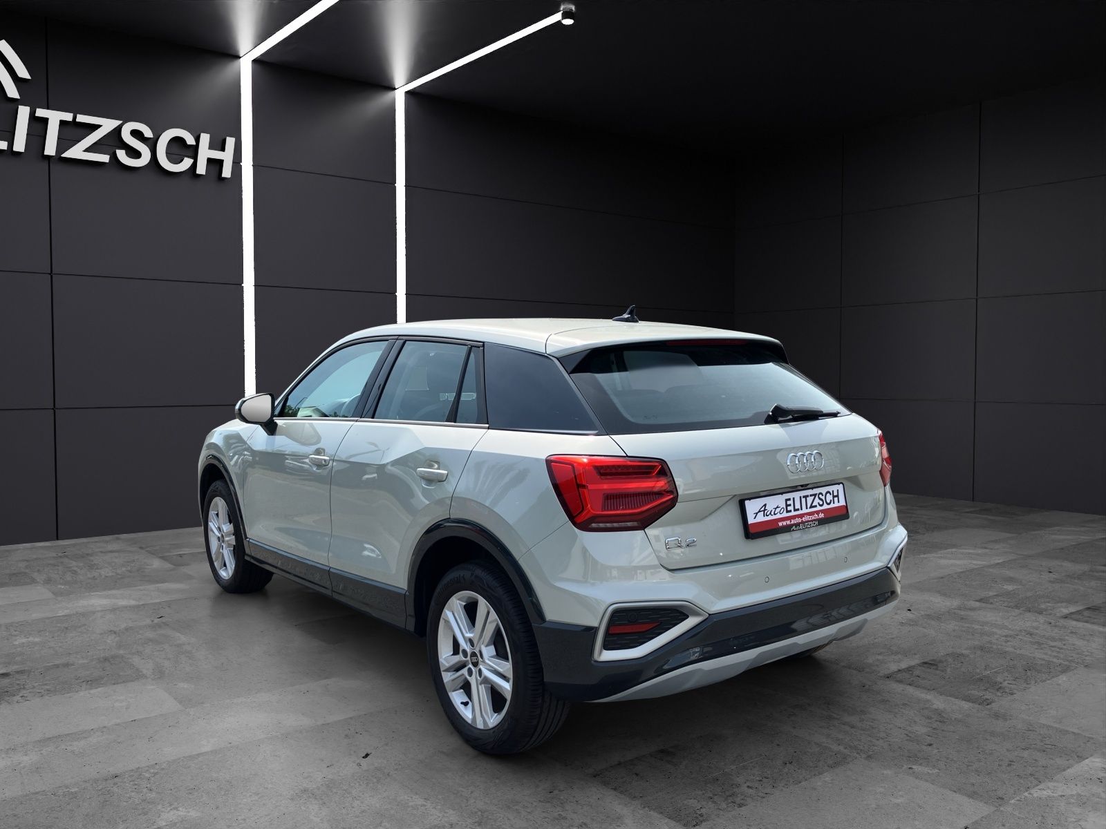 Fahrzeugabbildung Audi Q2 35 TFSI advanced LED ACC AVC RFK SH