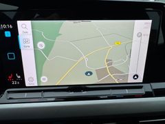 Fahrzeugabbildung Volkswagen Golf VIII Lim. Life Navi Sitzh ACC Lane Massage