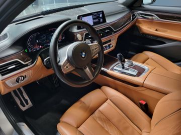 BMW 750 - 6