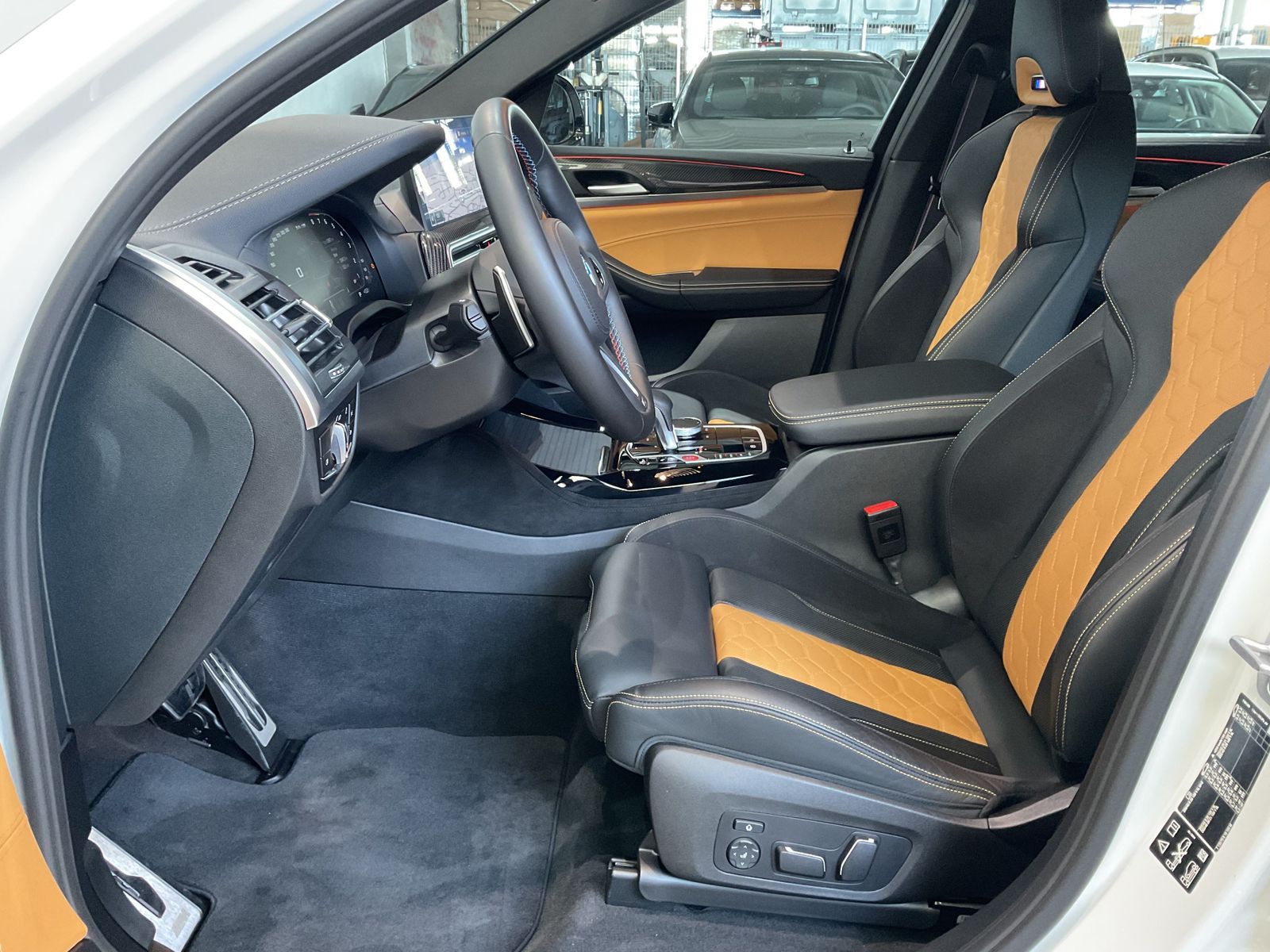 Fahrzeugabbildung BMW X4 M Panorama-Glasdach, 21" M LMR, M Competition