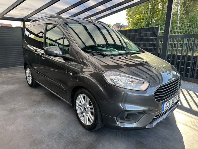 Ford Tourneo Courier Titanium Navi