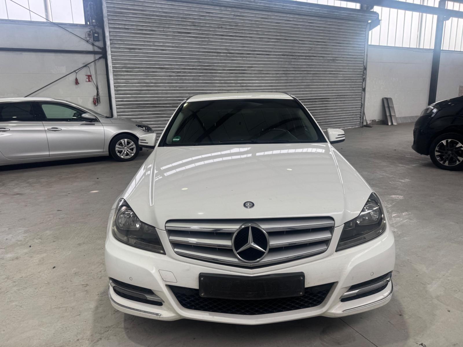 Mercedes-Benz C 180 C Limousine C 180 CGI BlueEfficiency Navi