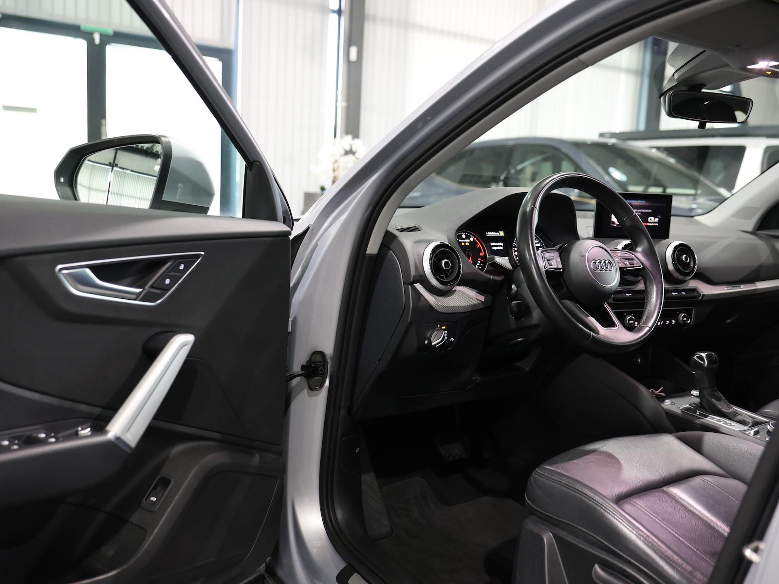 Audi Q2 35 TFSI ADVANCED SILVER & BLACK / LED, LEDER, миниатюра 11