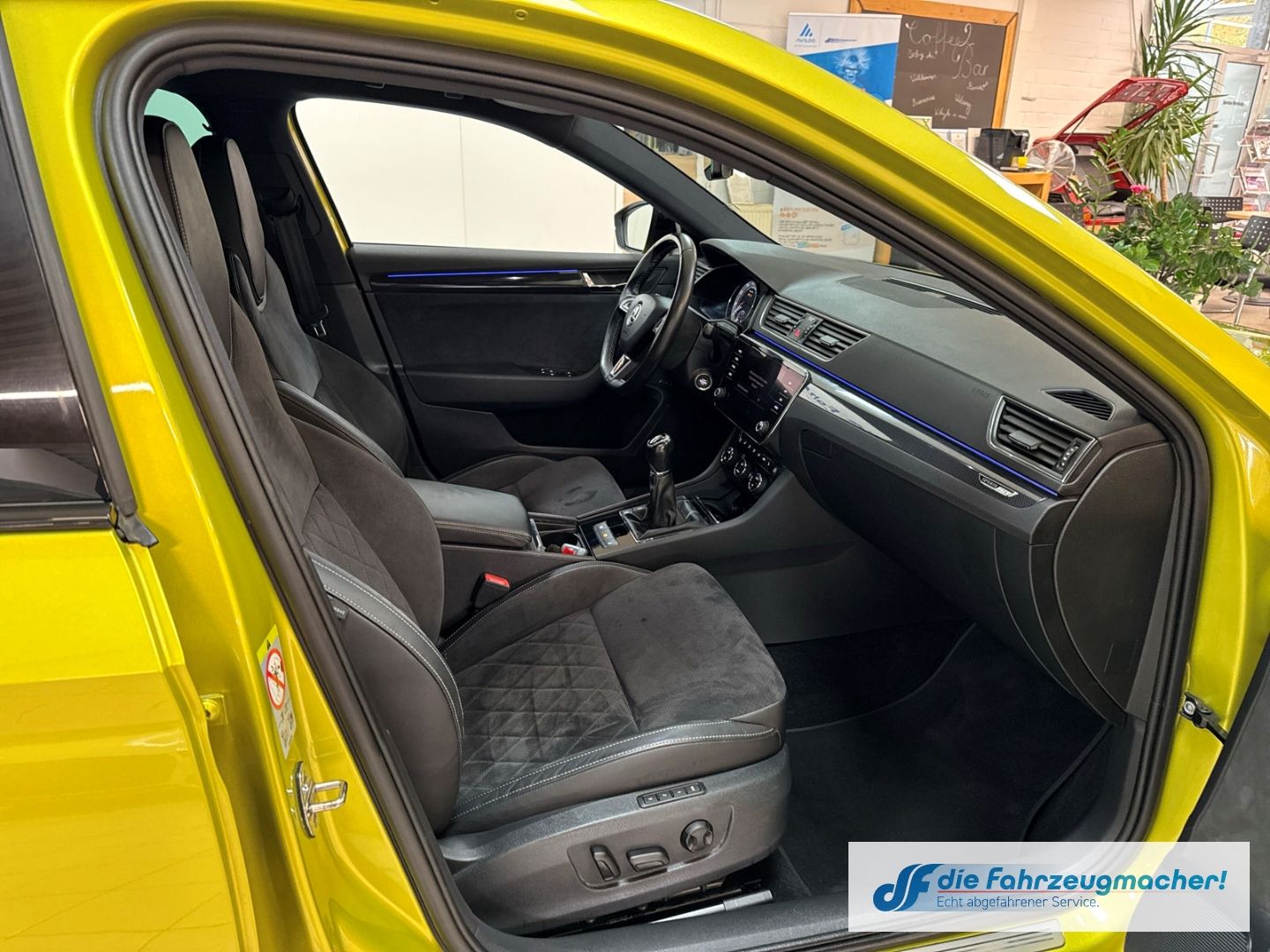 Fahrzeugabbildung SKODA Superb SportLine AD Leder Memory Sitze Soundsyst