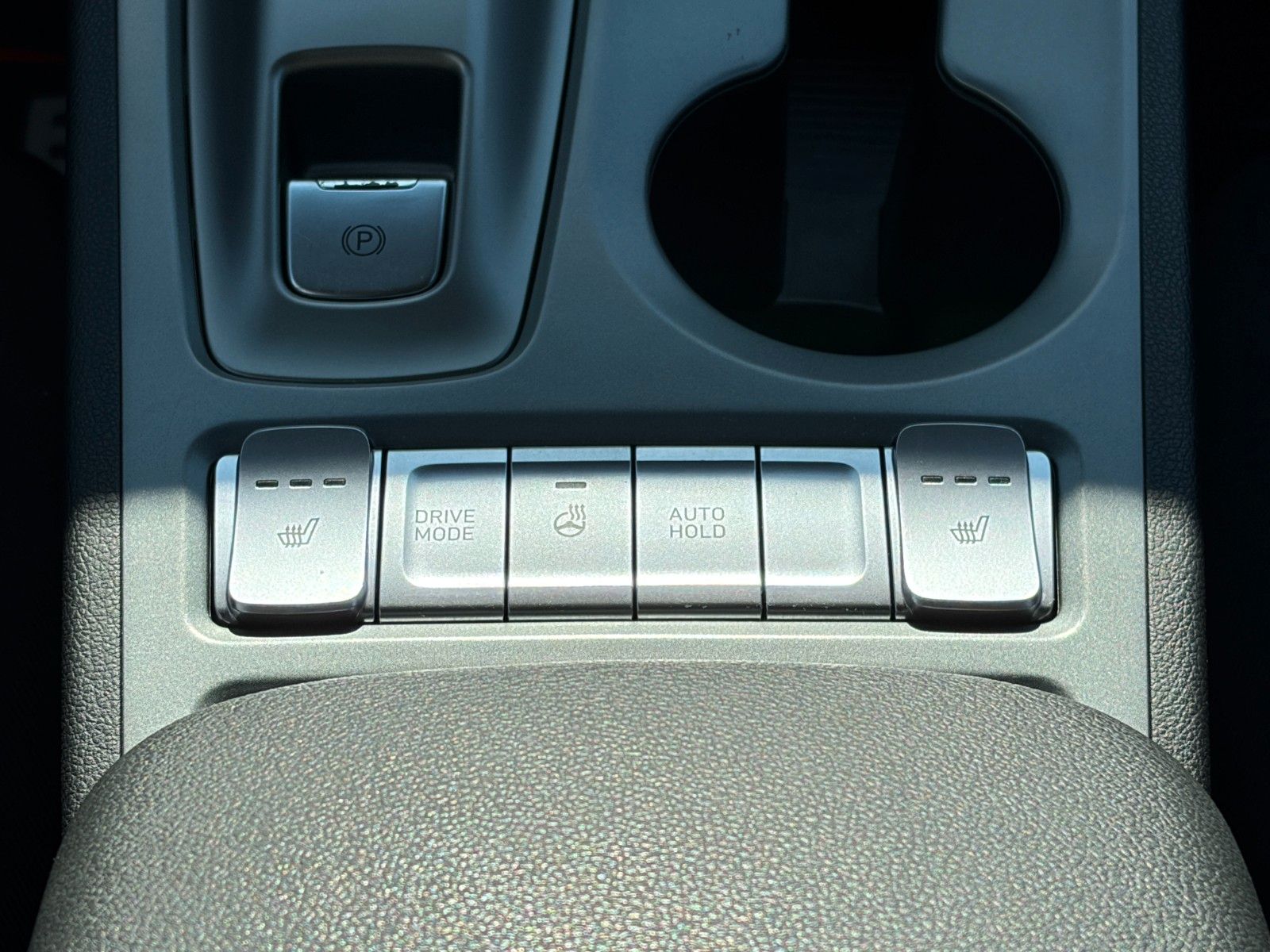 Fahrzeugabbildung Hyundai KONA E Select LKA ACC PDC SHZ LHZ CarPlay Navi