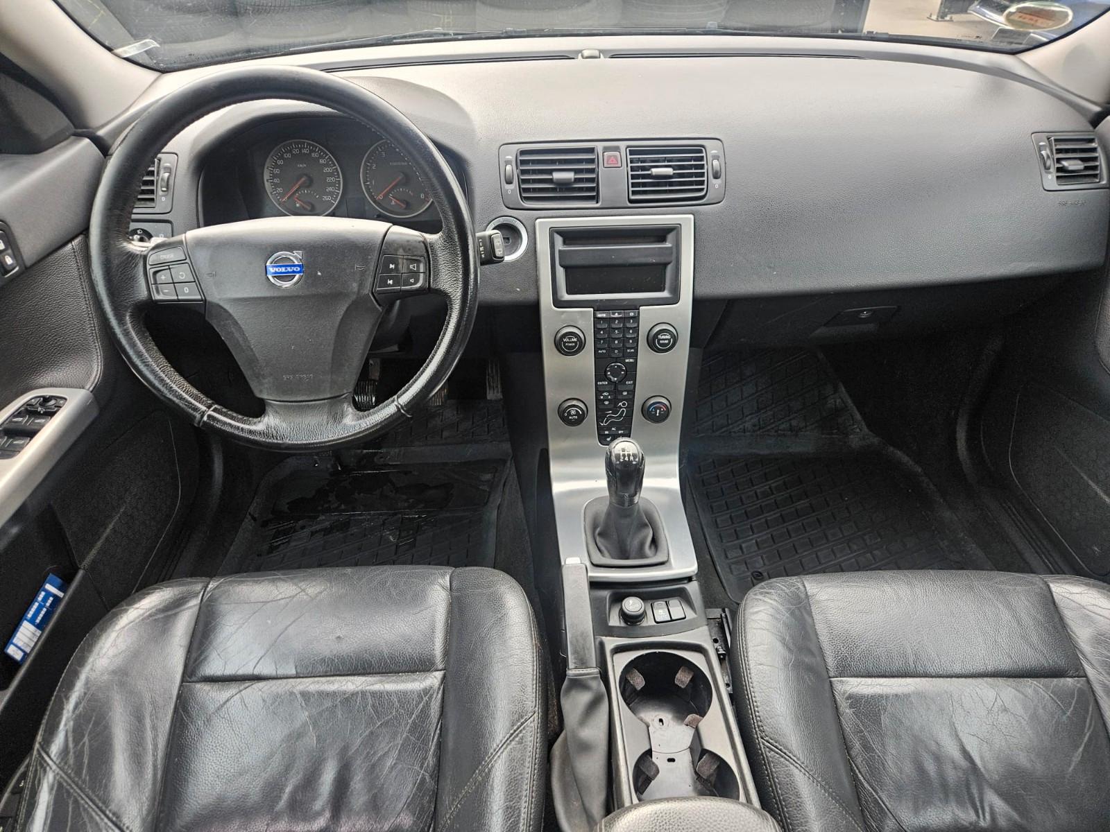 Volvo V50 2004 — photo 15