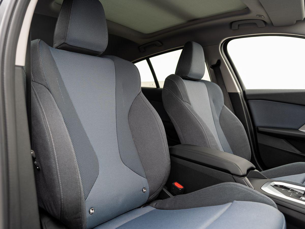BMW 1 Series PANO AdLED KoZg SpSitze SpieglP ParkA S-Glas, миниатюра 15
