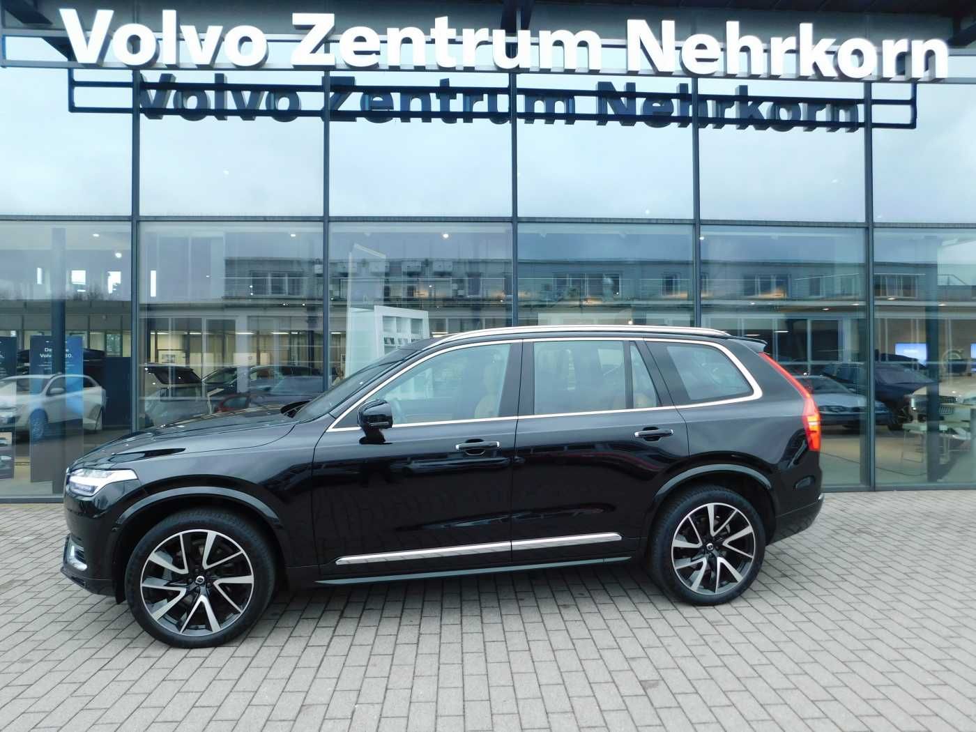 Fahrzeugabbildung Volvo XC90 B5 D Inscription 'B&W/AHK/Standheizung'