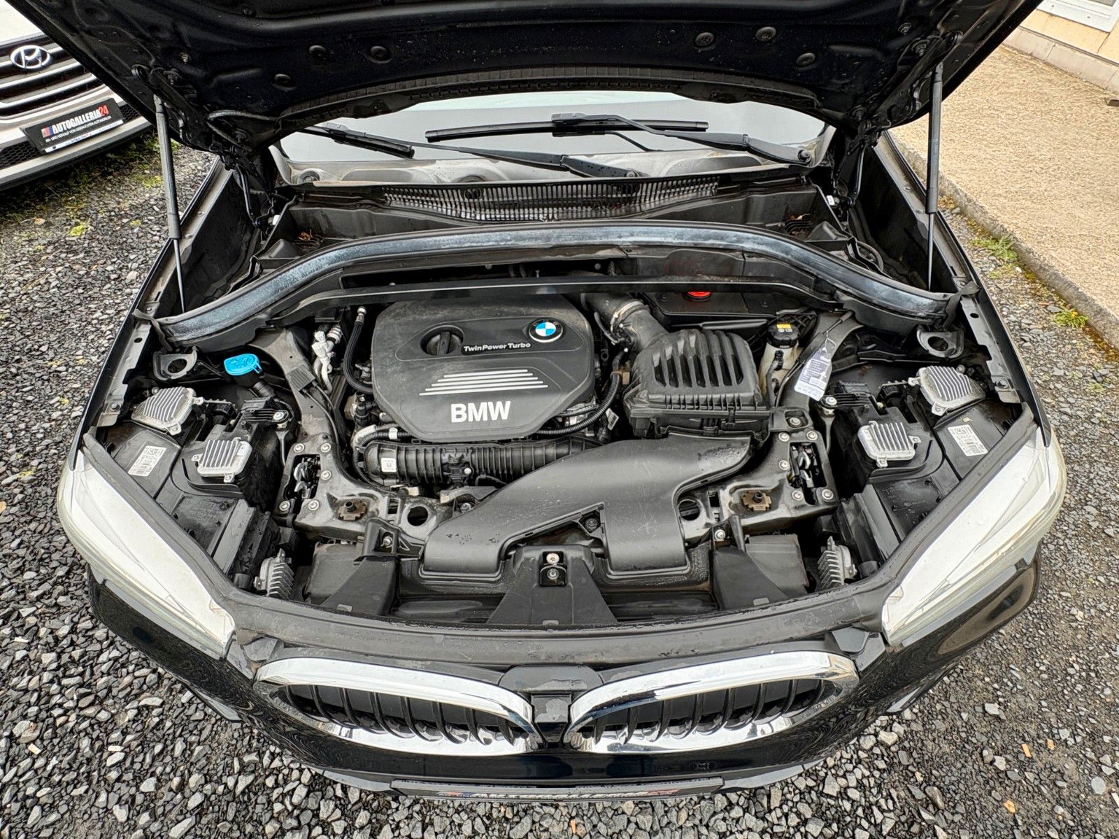 Fahrzeugabbildung BMW X1 xDrive20i Aut. SPORT LINE Navi Leder LED Pano