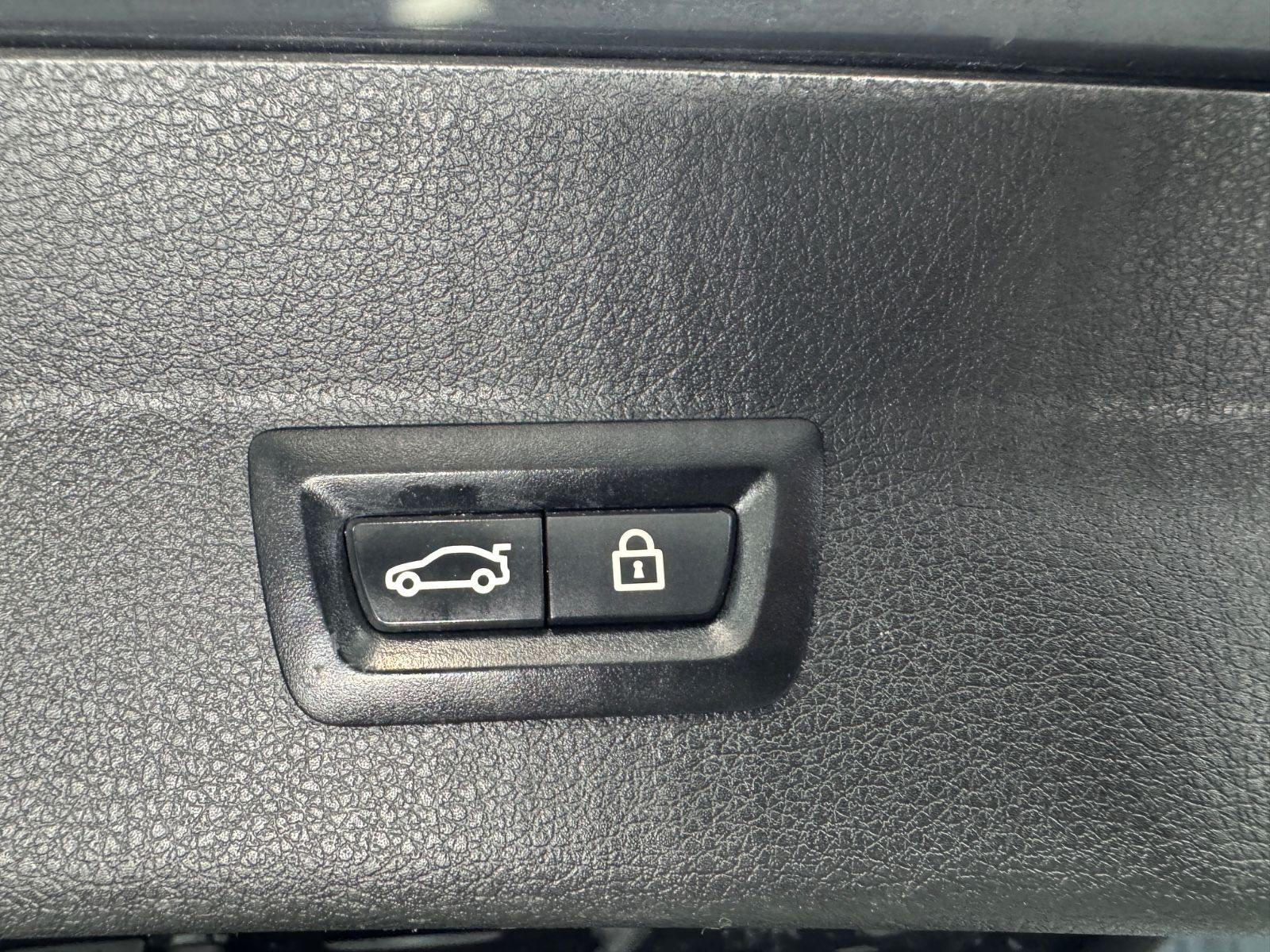 Fahrzeugabbildung BMW 220i Gran Tourer M Sport|AUTOMATIk|7-SITZER|NAVI