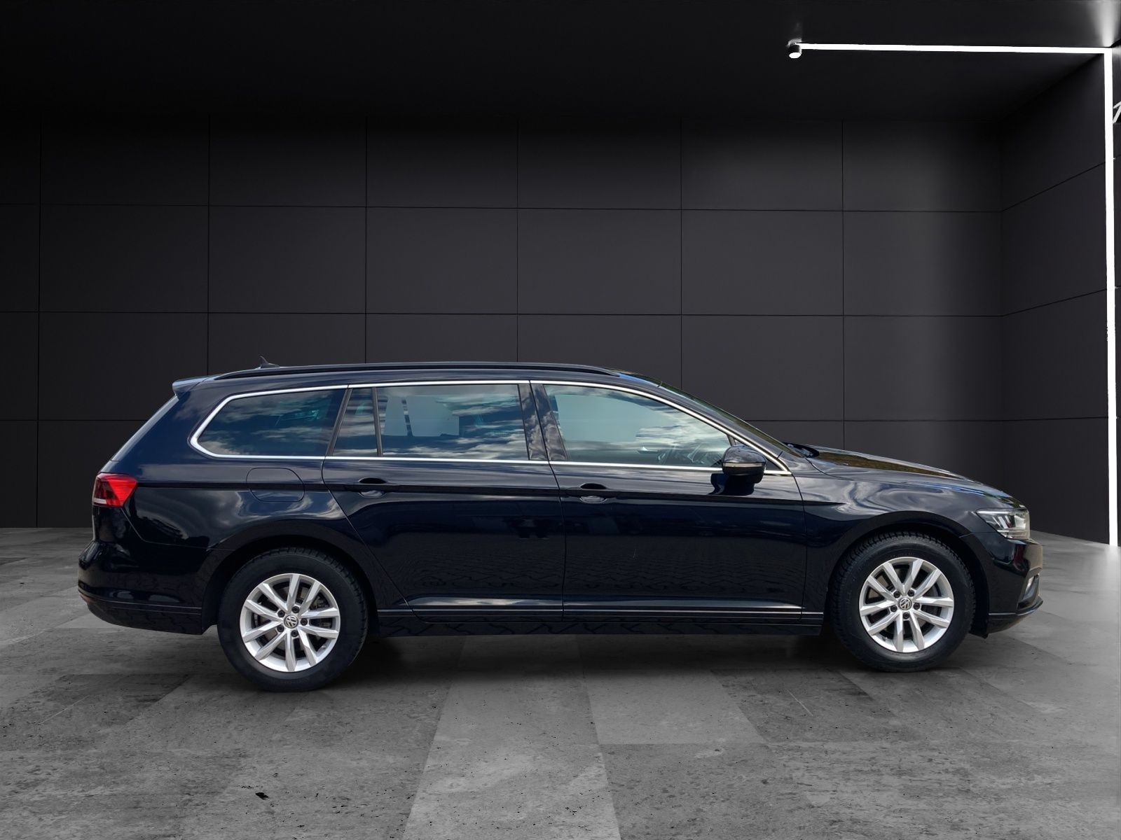 Fahrzeugabbildung Volkswagen Passat Variant BUSINESS TSI DSG LED Navi ACC SH
