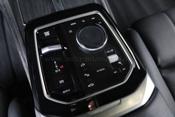 BMW 750 - 9