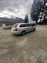 Toyota Avensis - Toyota Avensis aus 2009 mit Diesel-Antrieb
