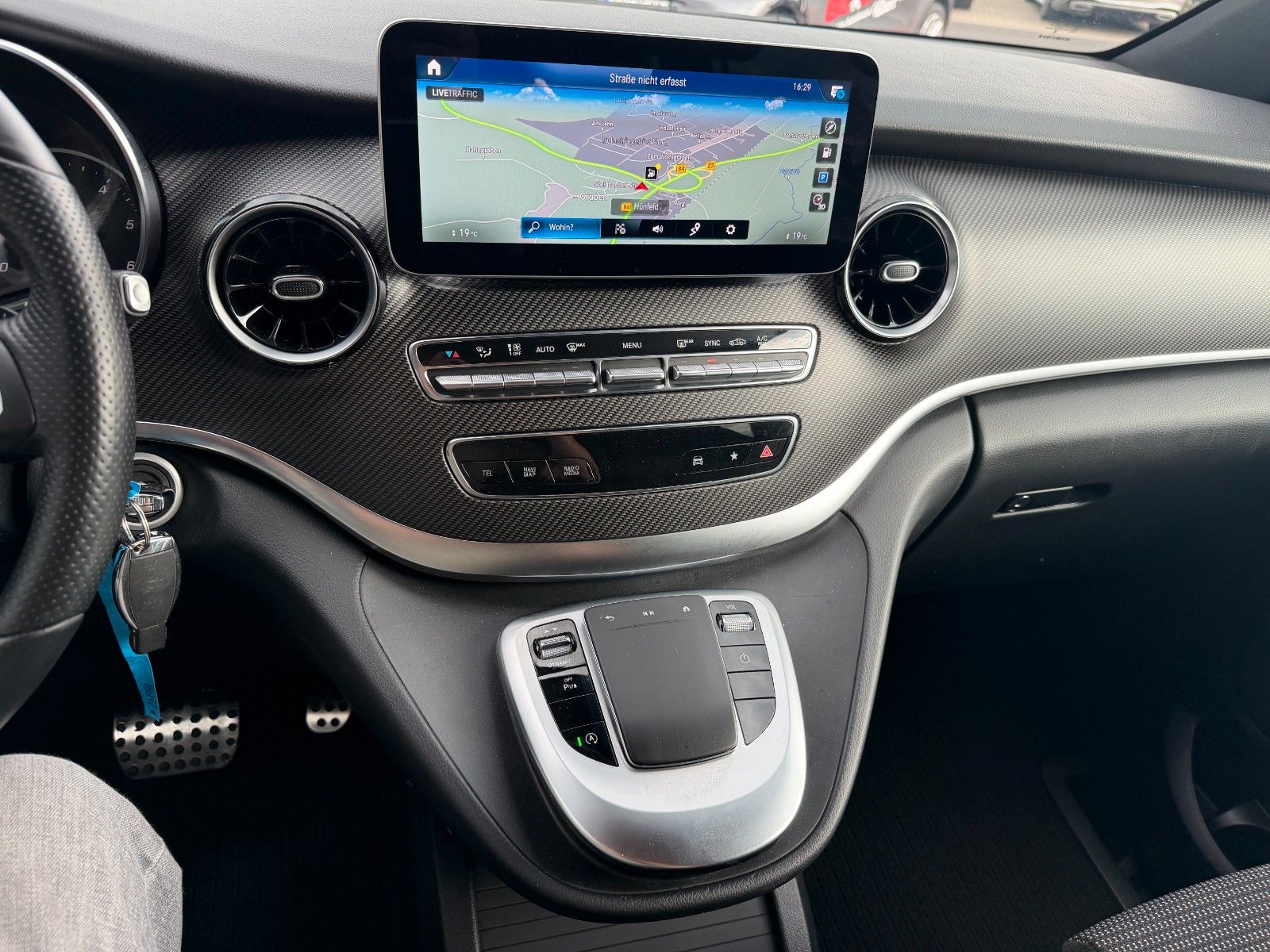 Fahrzeugabbildung Mercedes-Benz V 250 d EDITION AMG Kompakt AHK2,5 DISTRONIC