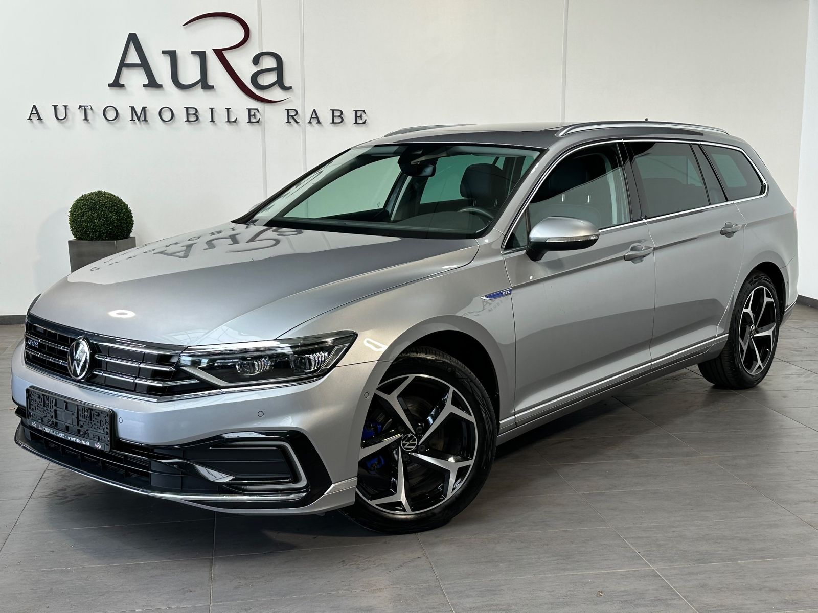 Fahrzeugabbildung Volkswagen Passat Variant 1.4 TSI DSG GTE NAV+IQ-LIGHT+PANO