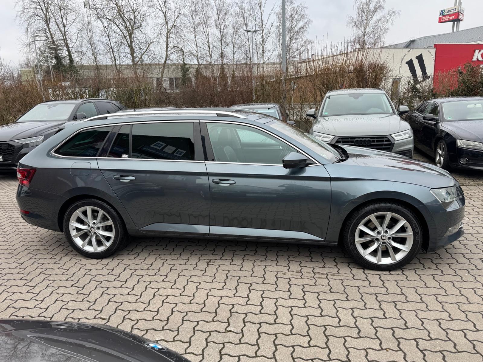 Skoda Superb Combi Style,Automatik,Erst 158tkm
