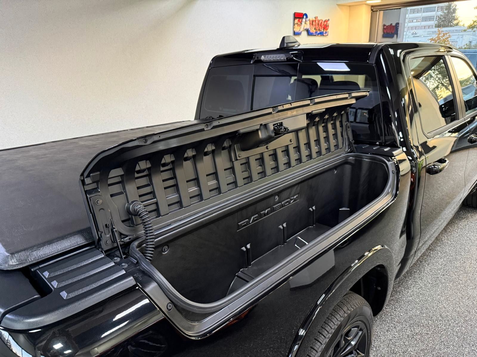 Fahrzeugabbildung Dodge RAM LIMITED HEMI V8-RAMBOX-TAILGATE-SOFORT!!!