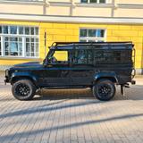 Land Rover Defender 110 TD4 Station Wagon LXV