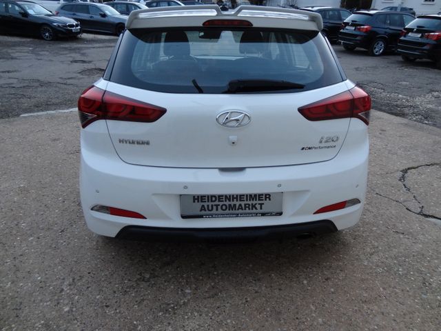 Fahrzeugabbildung Hyundai i20 Sport/OZ-Felgen/Navi/Kamera/SitzH/