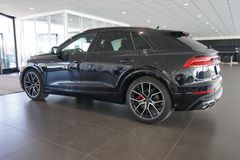 AUDI SQ8 4.0 TDI quattro | Matrix | Pano | AHK | 22" AUDI SQ8 4.0 TDI quattro | Matrix | Pano | AHK | 22"