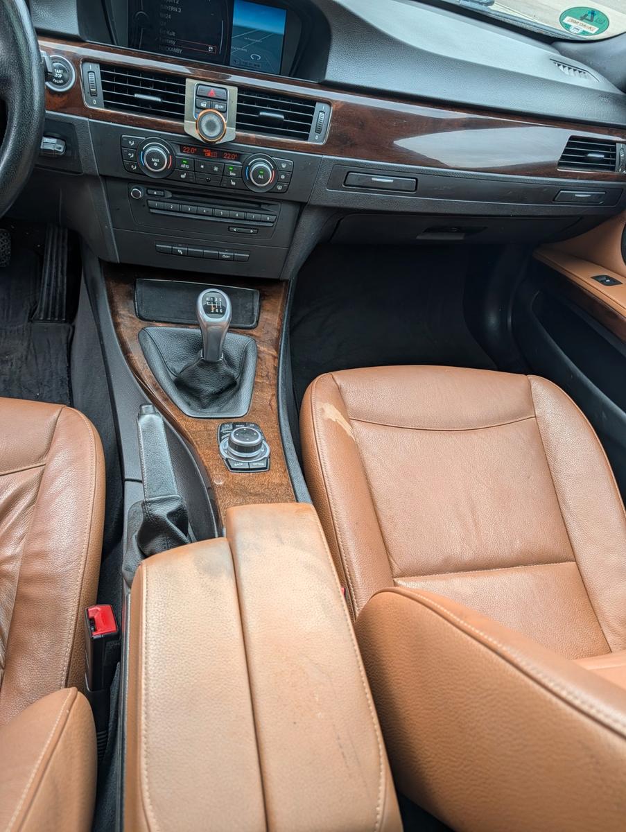 BMW 320 2011 — photo 12