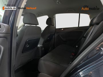 Volkswagen Golf - 11