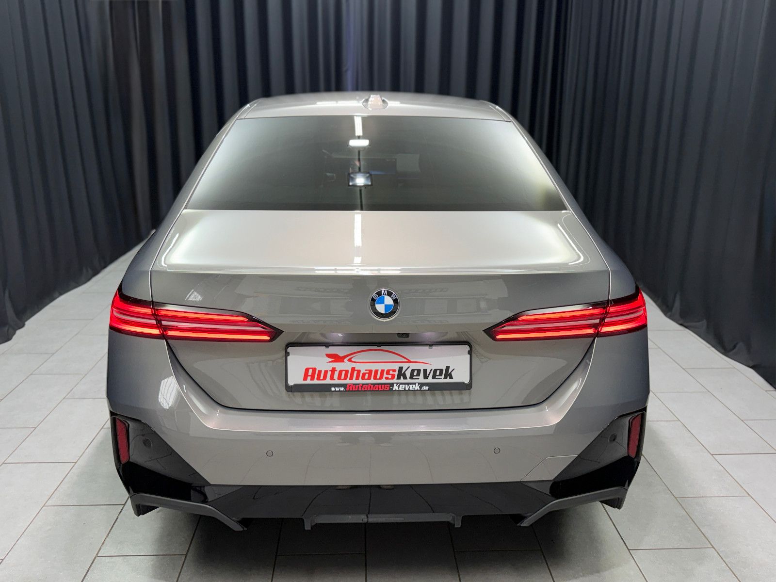 Fahrzeugabbildung BMW 520i M SPORT|H&K|360°|INDIVIDUAL|GESTIK|SHADOW