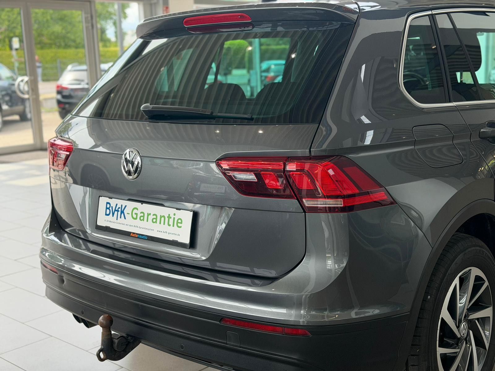 Fahrzeugabbildung Volkswagen Tiguan 2.0TDI Sound SITZHZG ACC NAVI AHK 8xALU