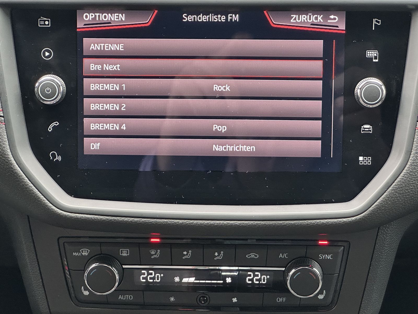 Fahrzeugabbildung SEAT Arona 1.0 TSI FR-Line DSG NAV+SHZ+APS+DAB+TEMPO+