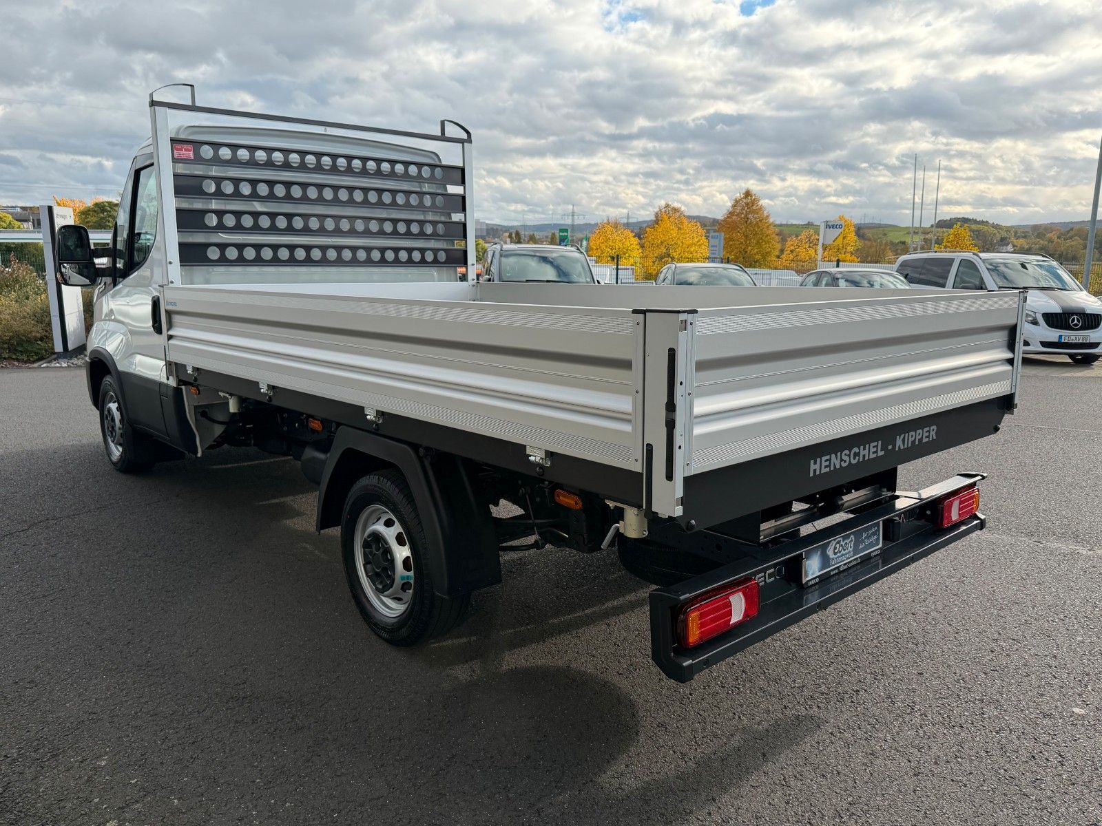 Fahrzeugabbildung Iveco Daily 35S14 A8*R3.450mm*Automatik*Kamera*3Sitze*