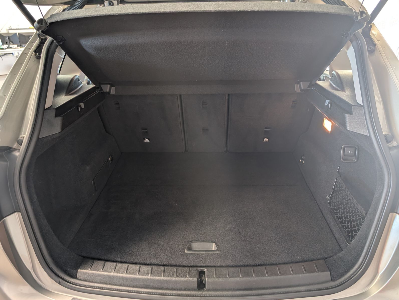 Fahrzeugabbildung BMW 220 i Active Tourer Advantage Navi Cam Pano AHK
