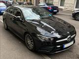 Mercedes-Benz CLA 220 Shooting Brake CLA 220 AMG-Line - schwarze Mercedes-Benz CLA 220 Shooting Brake