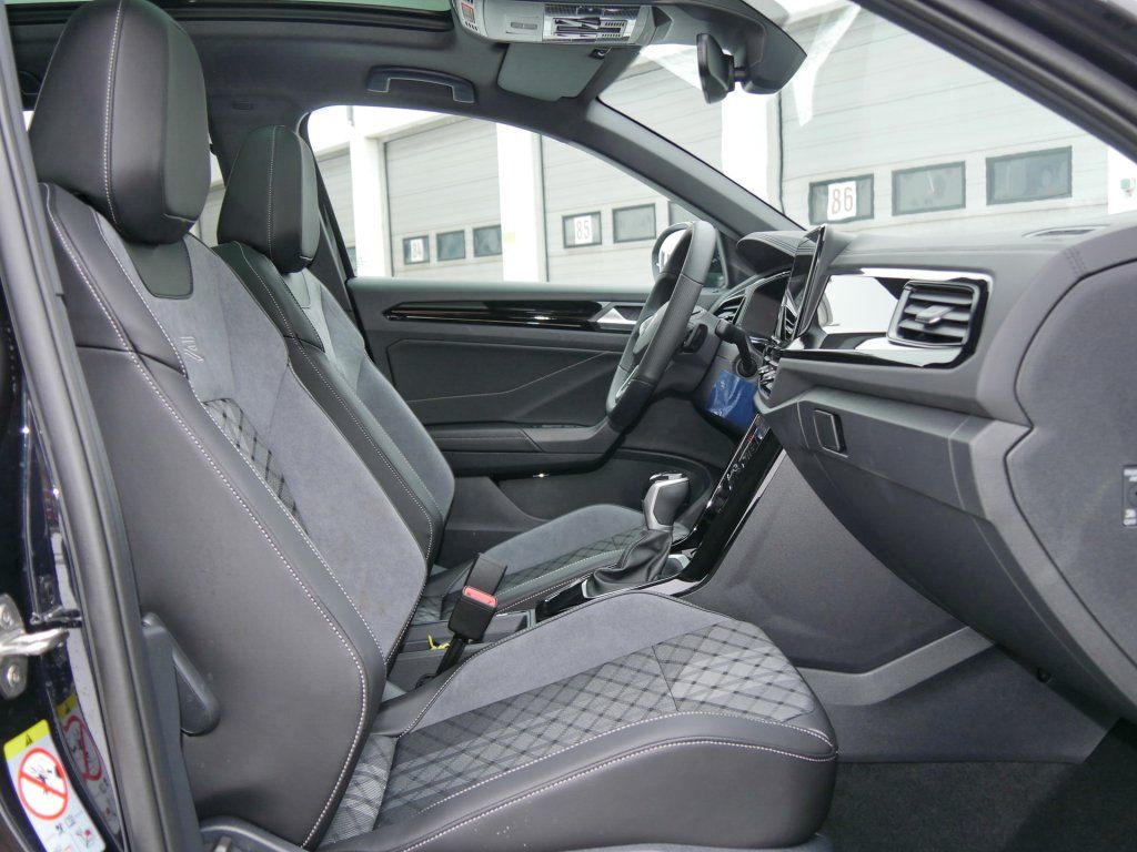 Fahrzeugabbildung Volkswagen T-Roc R-Line 1.5 TSI DSG AHK App-Connect
