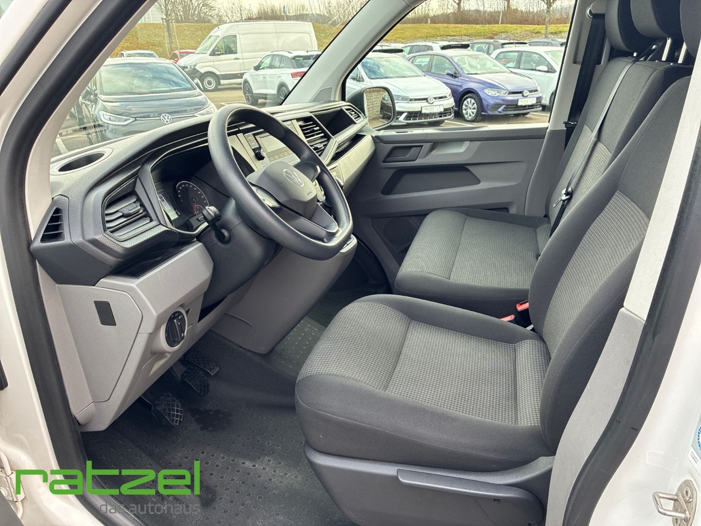 Fahrzeugabbildung Volkswagen T6.1 Kasten KR 2.0 TDI DAB Parklenkass. Notbrems